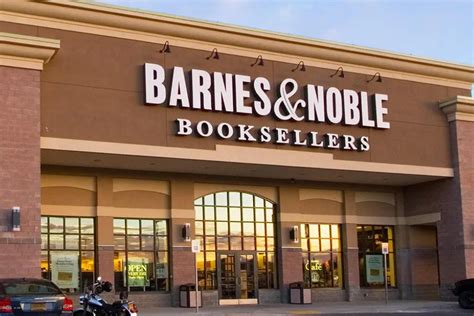 can you read books in barnes and noble? And what impact does it have on the modern reading culture?